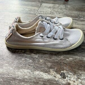 2 for $20 sale: Roxy light tan slip on bayshore sneakers - 6.5